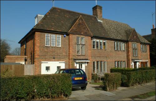 33 Middleway